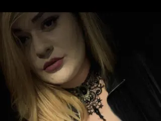 Xlovecam Sex Cam of LauraSinnerX