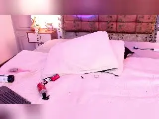 Xlovecam Watch Live Sex Cams of MillaHottLove69