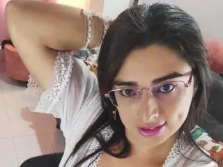 KhalifaGold from xlovecam