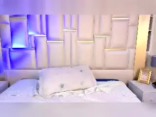 Xlovecam Live Sex Cam of LunaBellee