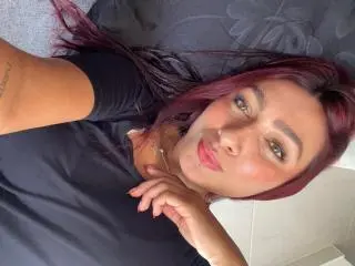 Xlovecam Free Porn Cam of AmelineRousseau