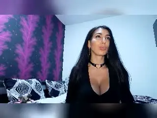 Xlovecam Watch Live Sex Cams of BrunetteBabe69