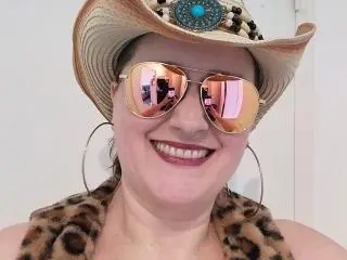 Xlovecam Free Live Porn of LiliChattePoilue