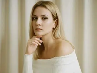 SarahFontain from xlovecam