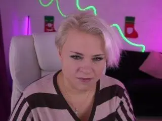 Xlovecam Nude Webcam of CrystalVibe