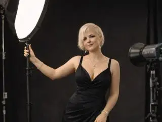 Xlovecam Watch Live Sex Cams of CrystalVibe