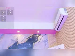 Xlovecam Adult Webcam of MissNahomi