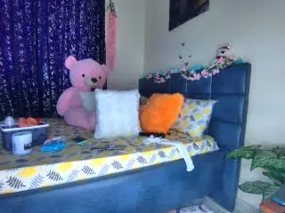 KharlaQueen from xlovecam