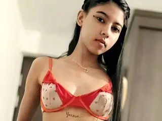 Xlovecam Adult Video Chat of StrawberryAndJennifer