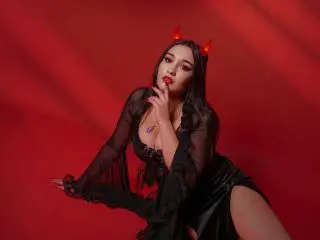 GoldenHear from xlovecam