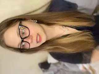 Xlovecam Live Porn of KarKutie