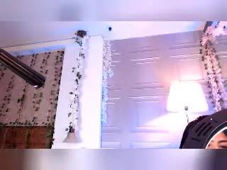 Xlovecam Free Porn Cam of ZoeRedds