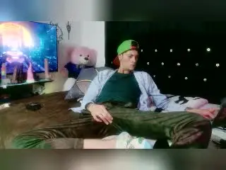 Xlovecam Watch Live Sex Cams of TylerCa