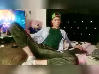 Xlovecam Private Sex Chat of TylerCa