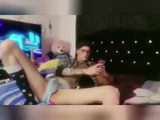 Xlovecam Sex Chat of TylerCa