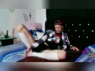 Xlovecam Sex Cam of TylerCa