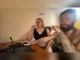 Xlovecam Sex Chat of MikeAndAnna