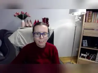 LizzySparkle from xlovecam