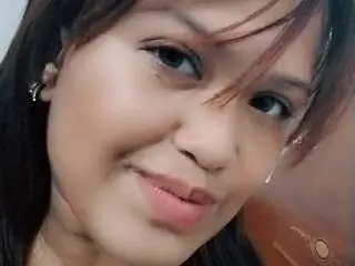 Xlovecam Private Sex Chat of MichaellaSweet