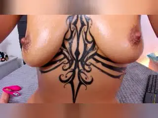 Xlovecam Sex Cam of CamiVargas