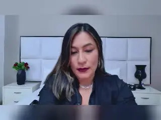 EmaFoxy from xlovecam