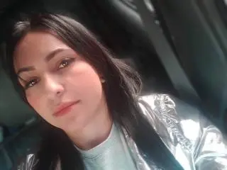 LuluFrancaise from xlovecam