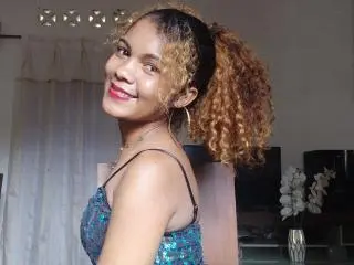 Xlovecam Sex Cam of NazziaSexi