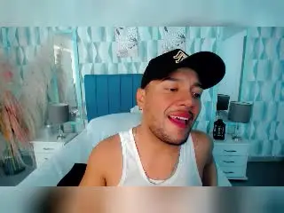 Xlovecam Sex Cam of MaxiRivers