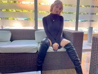 Xlovecam Live Sex of MarianneBowe