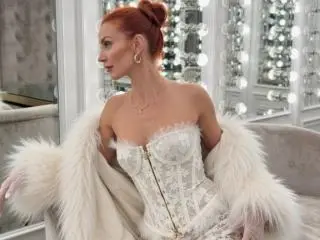 Xlovecam Sex Chat of MiraGi