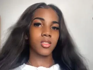 Xlovecam Live Sex Cam of MiaDeseo