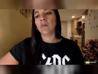 PrettyEllie from xlovecam