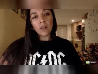 Xlovecam Free Porn Cam of PrettyEllie