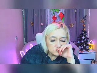 SophieKity from xlovecam