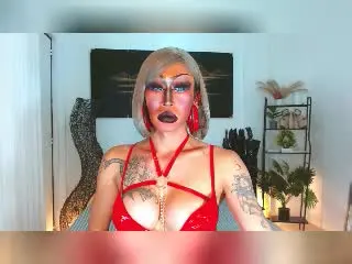 QueenOfMajestique from xlovecam