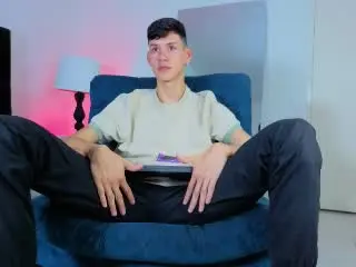 Xlovecam Watch Live Sex Cams of JeanKarloLeone