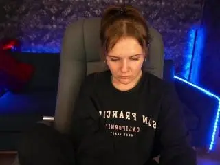 Xlovecam Sex Chat of MaribelRiverr