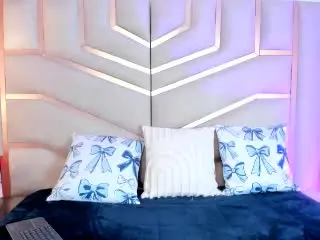 Xlovecam Adult Video Chat of LunaMiranda