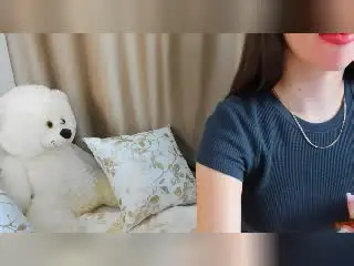 CharmingVixeny from xlovecam