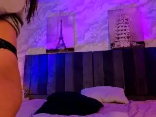 Xlovecam Free Porn Cam of MiaReed