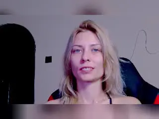 Xlovecam Live Sex of KaroKaroline