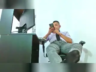 Xlovecam Adult Webcams of MikeFetish