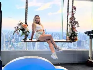 Xlovecam Free Live Porn of RenyLime